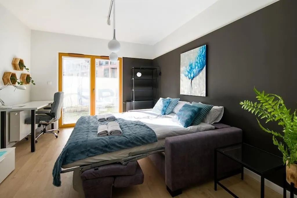 Modern Apt Next To Train Station Krakow Poland