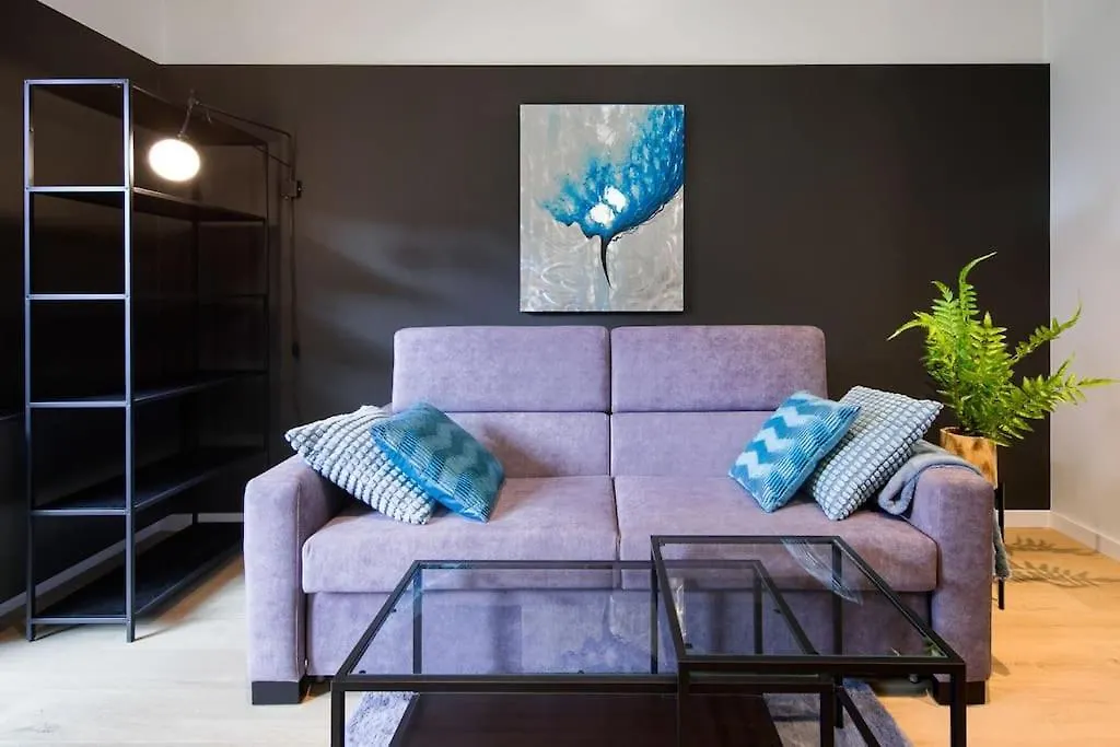 Modern Apt Next To Train Station Krakow Apartment