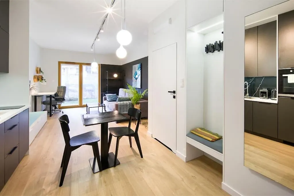Modern Apt Next To Train Station Krakow