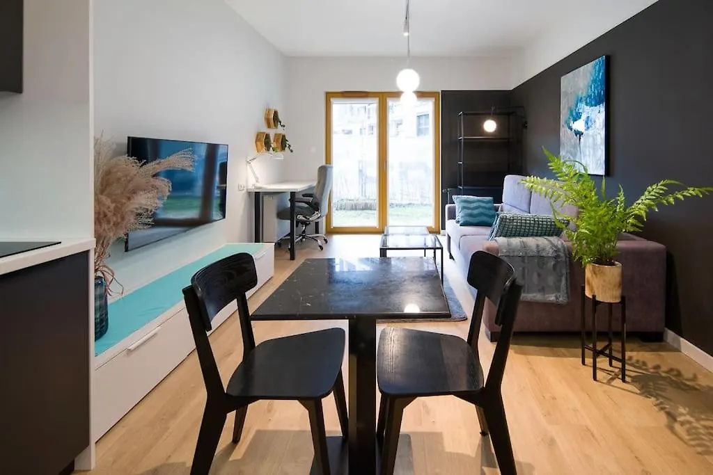 Modern Apt Next To Train Station Krakow Apartment